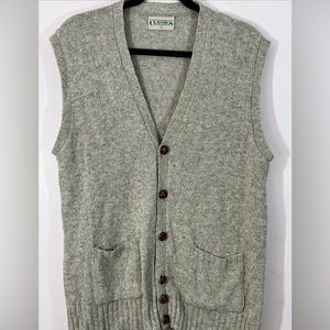Vintage “Classics” large gray pocketed sweater vest, Large, wool blend, buttons